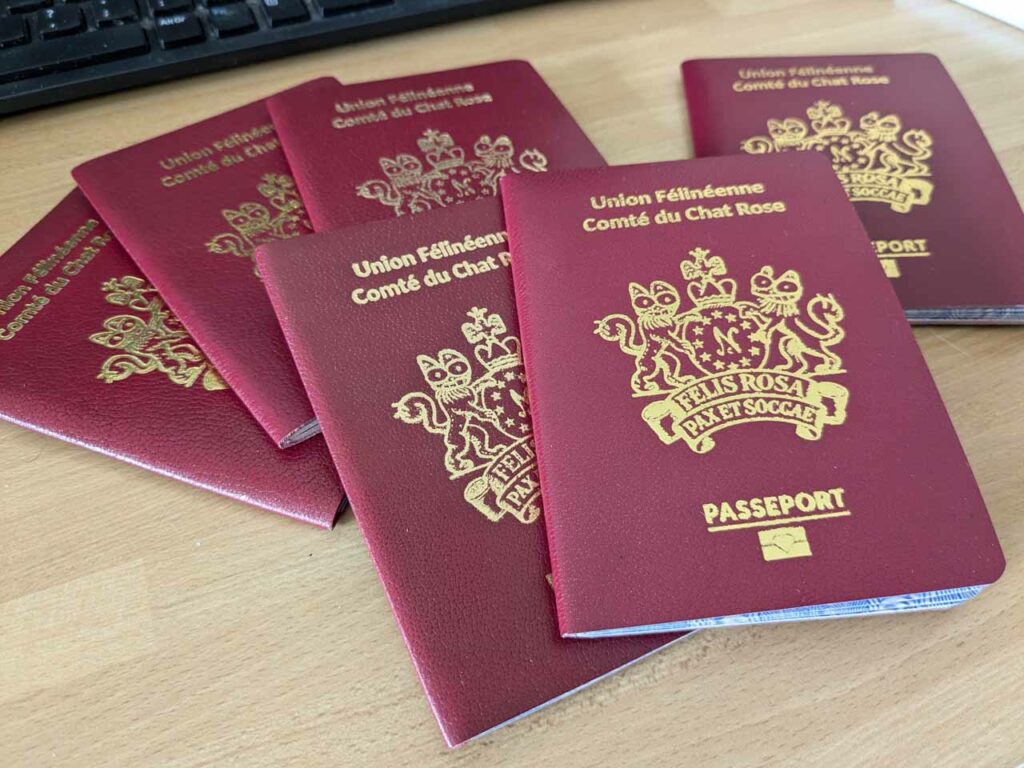 Demandez votre naturalisation Chat-Rosienne
