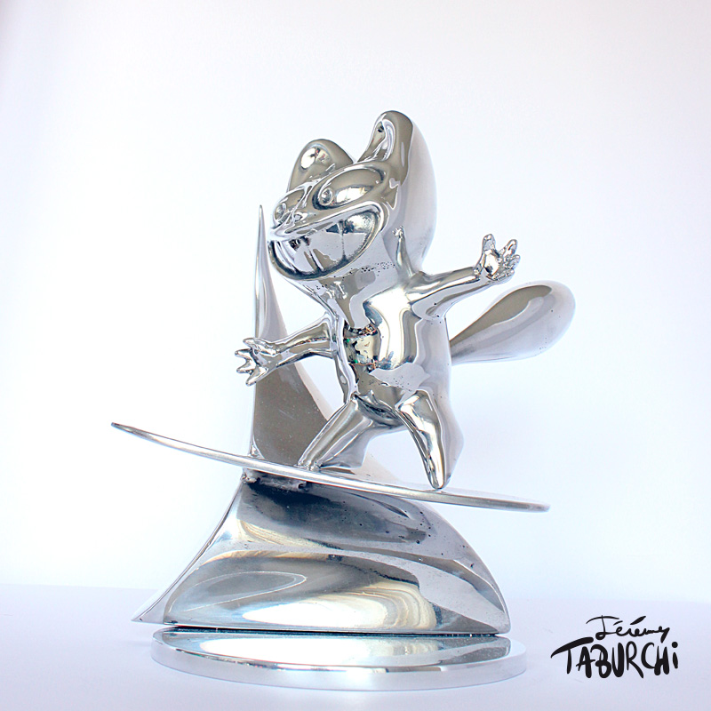 Quelques photos de Surfin’Chat Rose, la première sculpture métal de l’artiste