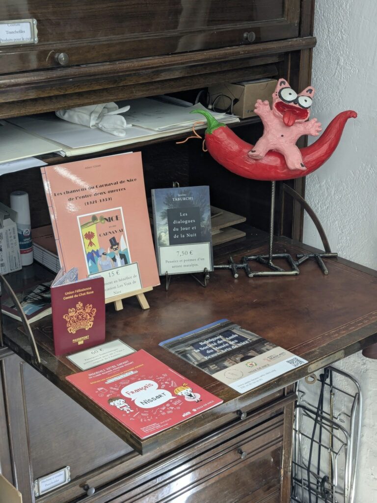 Exposition d’une sculpture à l’Atelier RAISE, l’atelier de reliure préféré des bibliophiles niçois