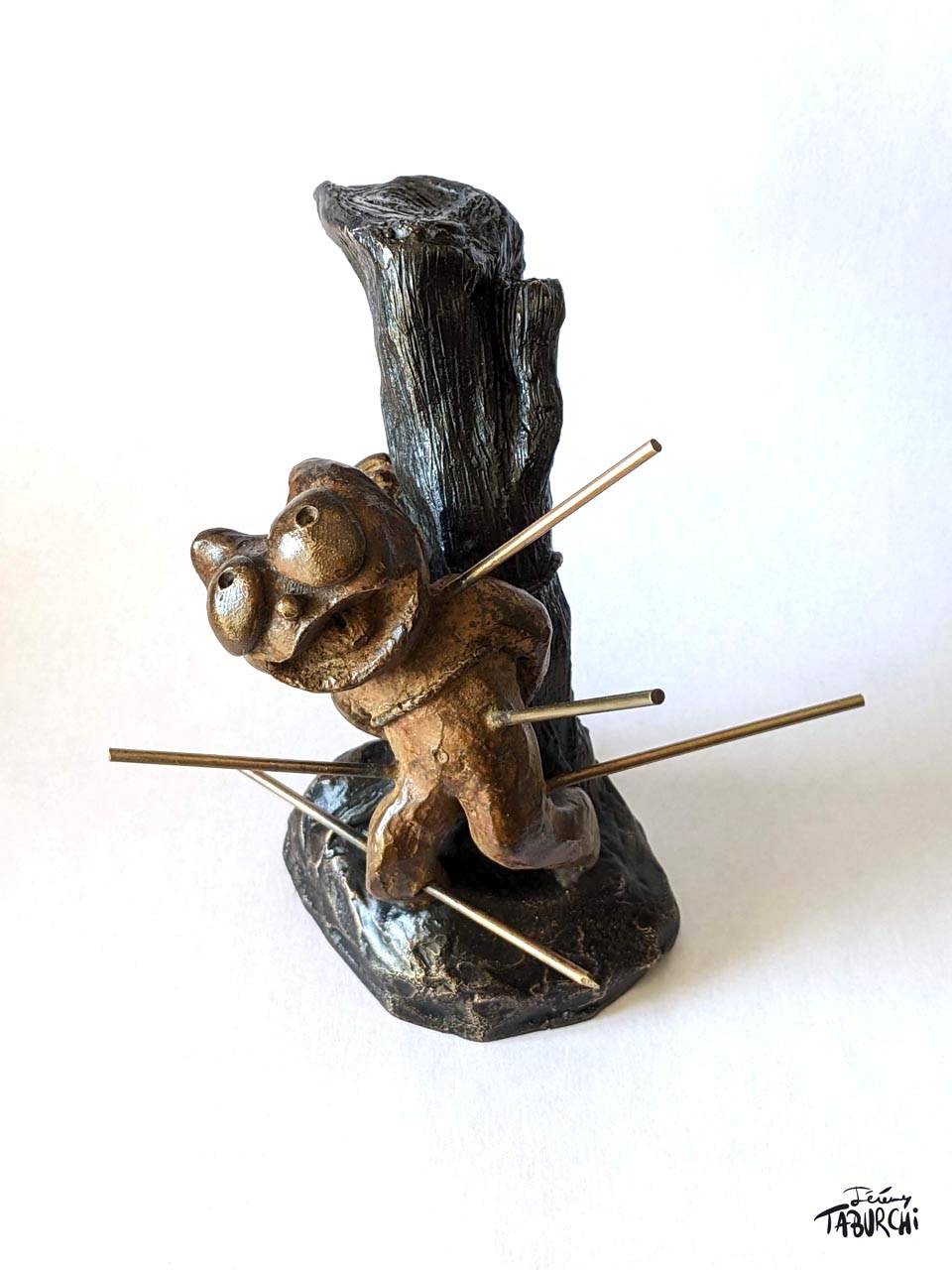 Une sculpture en bronze de Saint Sébastien